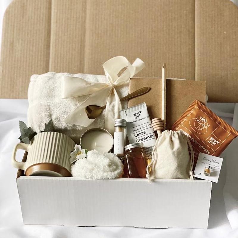 Thinking Of You Gift Box, Hug In A Box, Mom Gift Set, Hygee Gift Box, Encouragement Gift,Cozy Care Package, Self Care Basket, Custom Gift | Christmas Gift Basket | Trendy Gift Box