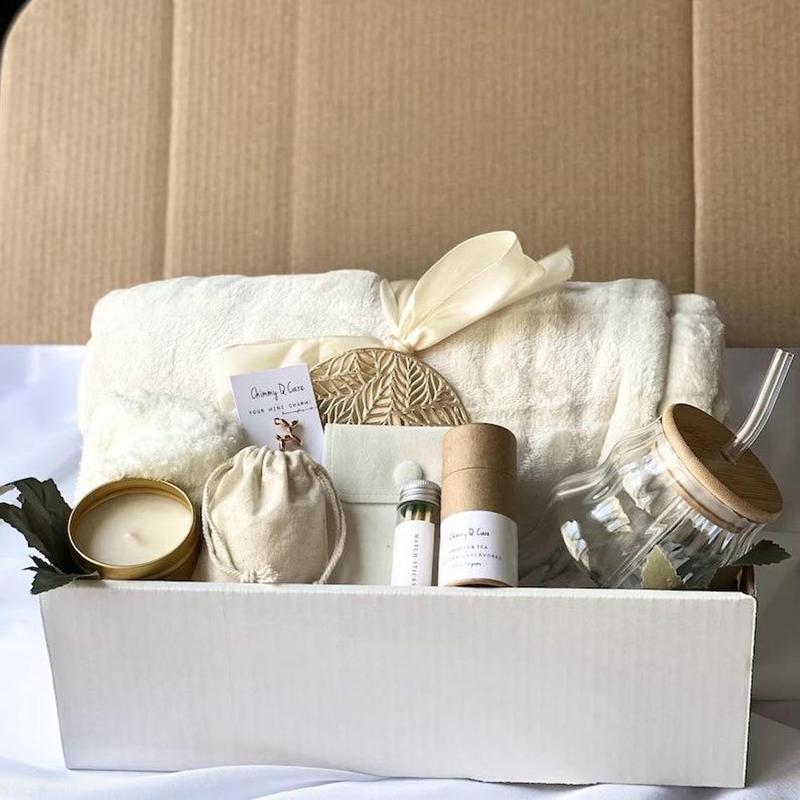 Thinking Of You Gift Box, Hug In A Box, Mom Gift Set, Hygee Gift Box, Encouragement Gift,Cozy Care Package, Self Care Basket, Custom Gift | Christmas Gift Basket | Trendy Gift Box