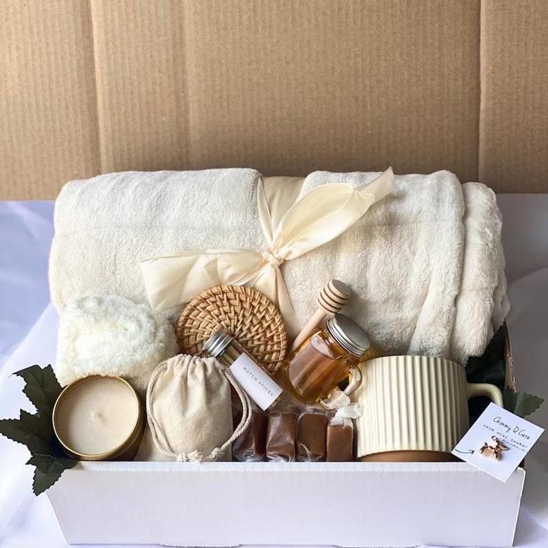 Thinking Of You Gift Box, Hug In A Box, Mom Gift Set, Hygee Gift Box, Encouragement Gift,Cozy Care Package, Self Care Basket, Custom Gift | Christmas Gift Basket | Trendy Gift Box