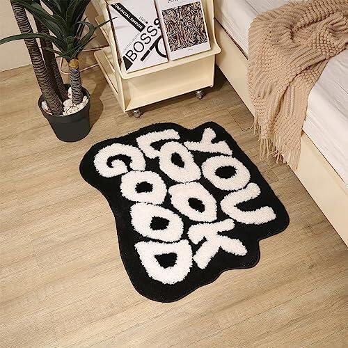 Letter Slogan Bath Mat You Look Good,Green Cute Bathroom Rugs, Soft Non Slip Aesthetic Fun Shower Rug for Bathroom Decor,Bathtub