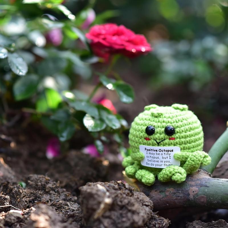 Cute Positive Funny Tomato & Octopus with Card, 2 Counts Crochet Knitted Cheer Up Creative Gifts for Emotional Support Pickled Gift Party Decoration