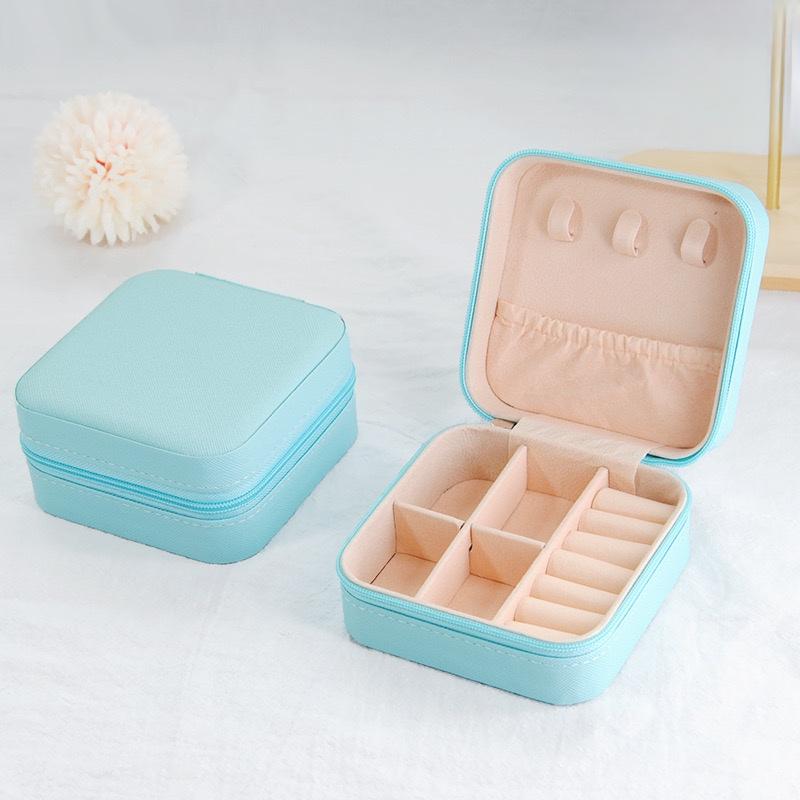 1 Count Small Portable Jewelry Organizer PU Leather Jewelry Ornaments Case Travel Storage Multi-grid Jewelry Box for Earrings Necklace Ring bracelet gifts for girls ladies females Travel essentials