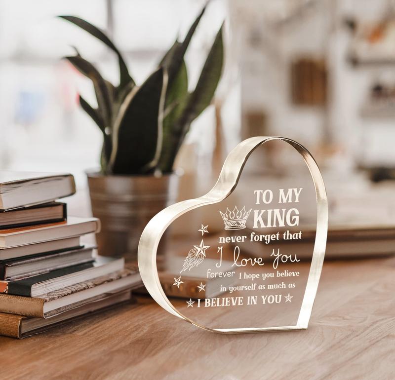 To My Man gift for Boyfriend Theme Acrylic Ornaments plaque, Valentines Day Gifts, Birthday Gifts Acrylic Heart, Heart shaped Letter design decorative craft