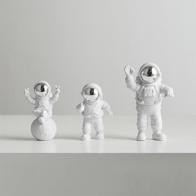 Astronaut Design Decorations, 3 Counts Creative Mini Astronaut Model Ornament Set, Desktop Decoration for Home Office Bedroom, Home Decor Supplies, Room Decor