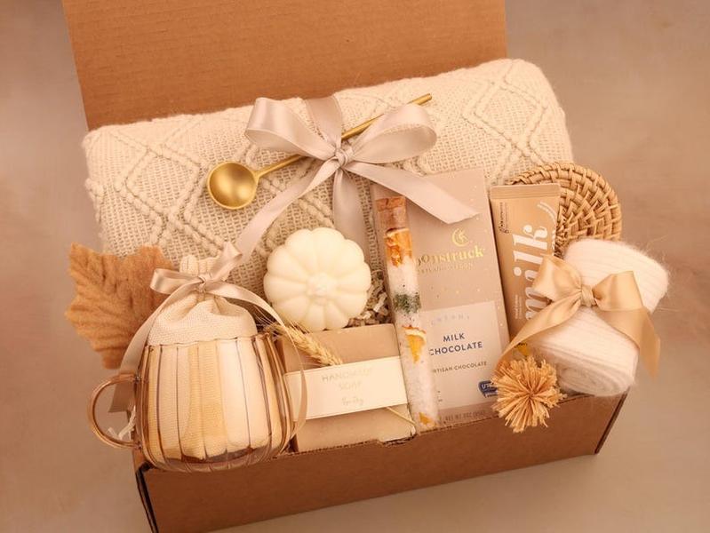 happy christmas Gift Box, Boo Basket, Season Gift, winte Gift Set, gift for women