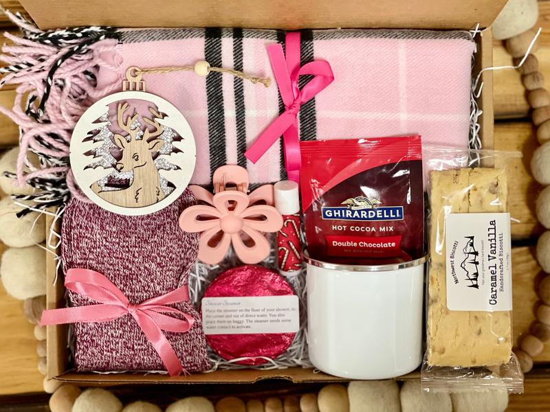 [Custom in description]  Cozy Winter Gift Box, Christmas gift basket, holiday gift, Thinking Of You Gift, Hygge gift box, Birthday Gifts For Women, Sending A Hug