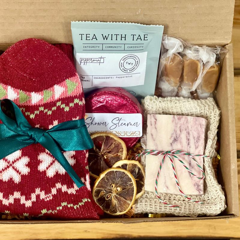 [Custom in description]  Cozy Winter Gift Box, Christmas gift basket, holiday gift, Thinking Of You Gift, Hygge gift box, Birthday Gifts For Women, Sending A Hug