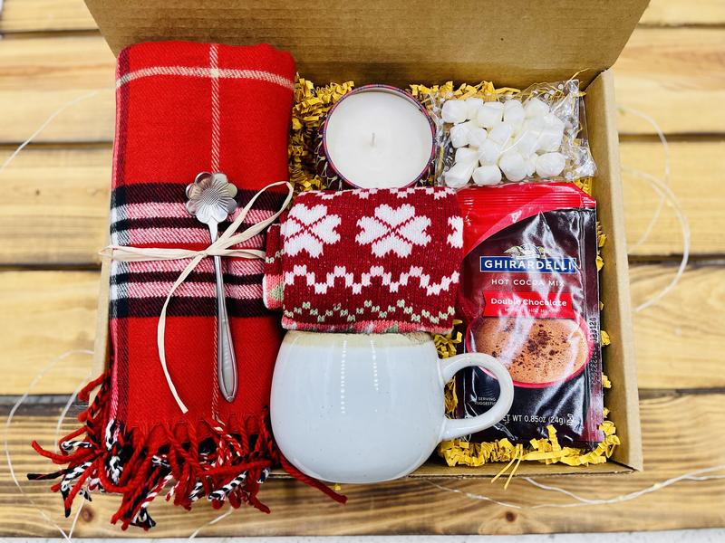 [Custom in description]  Cozy Winter Gift Box, Christmas gift basket, holiday gift, Thinking Of You Gift, Hygge gift box, Birthday Gifts For Women, Sending A Hug