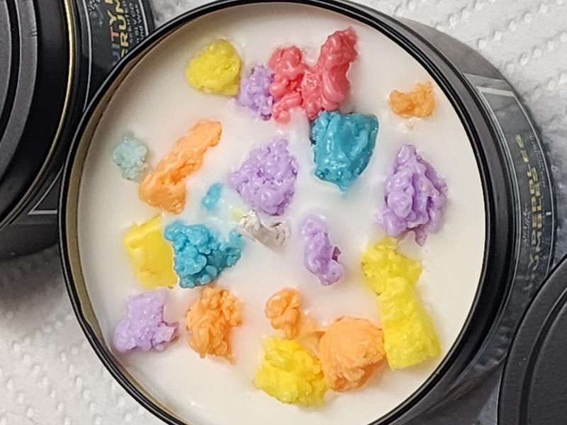 Fruity Pebbles Scented Candle with 180g of wax